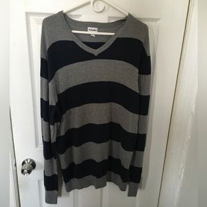 Old Navy Gray and Navy V Neck Sweater Size XL